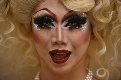 China's drag queens no longer content to wait in the wings