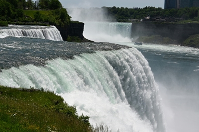 Boat stuck above Niagara Falls for over a century moves downriver