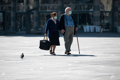 Short on doctors, Balkans brace for worst of coronavirus