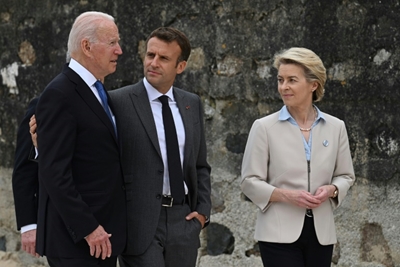 EU leaders seek unity on how to face China, US 