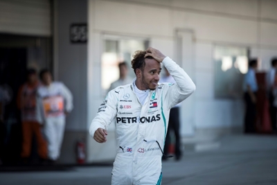 Wolff fears 'freak' Hamilton injury in title run-in