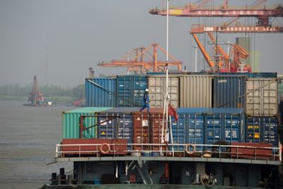 Global trade set to shrink 18.5 percent in Q2: WTO
