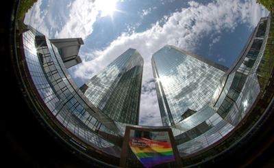 Deutsche Bank says to slash 18,000 jobs by 2022