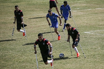 In Gaza, loss of a leg doesn't deter 'hero' footballers