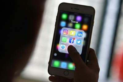 Facebook news use declining, WhatsApp growing