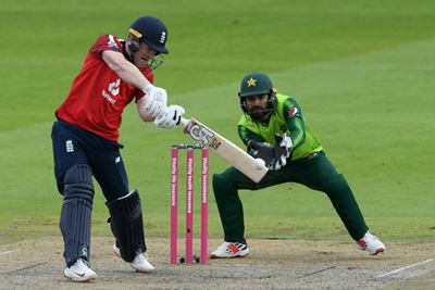 England renew Australia rivalry in Covid-hit season finale