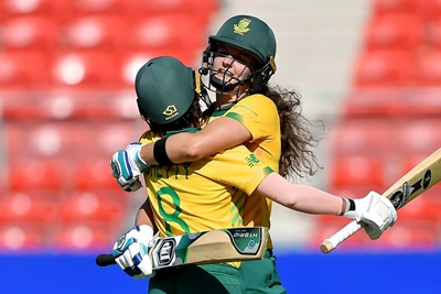 South Africa whip Pakistan to make T20 World Cup semi-finals 