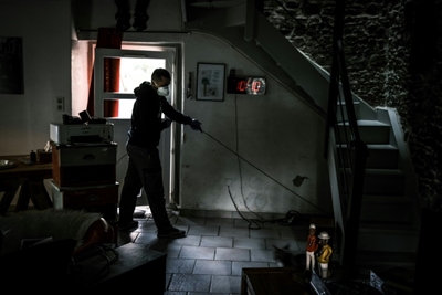 Study shows how quickly coronavirus spreads at home
