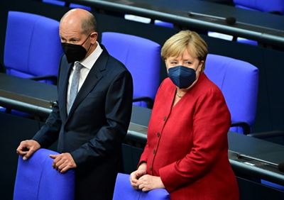 German leaders huddle to finalise emergency Covid plan
