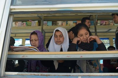 Kabul library bus drives Afghan children to read