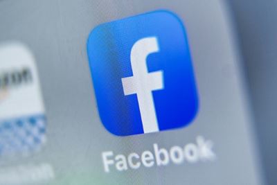 Facebook threatens ban on Australians sharing news posts