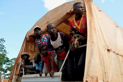 Exhausted Central Africans leave exile for unknowns at home
