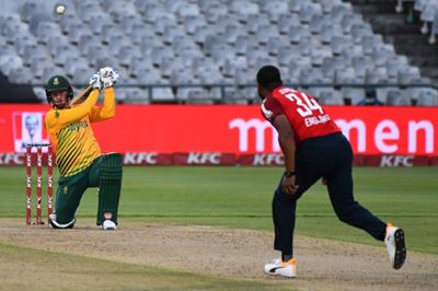 Van der Dussen, Du Plessis power South Africa with record stand