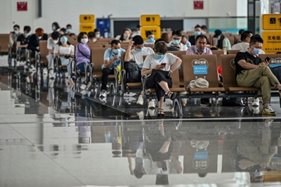 Face masks, health checks and long check-ins: the future of flying