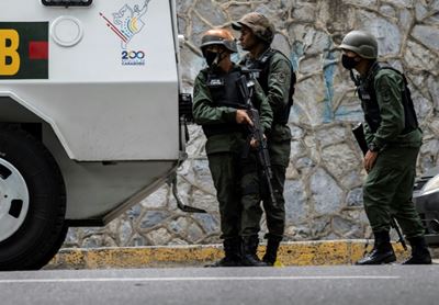 Life in the crossfire of Venezuela's slums