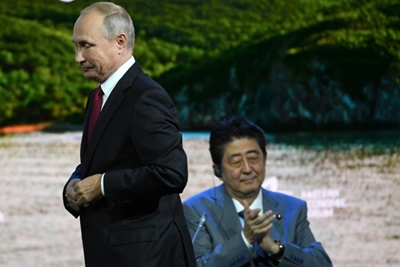 Putin proposes Russia, Japan agree historic peace deal