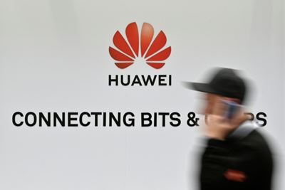 Britain 'approves' Huawei role in 5G network