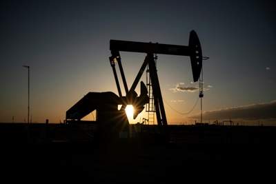 Major oil producers set to uphold small output increase