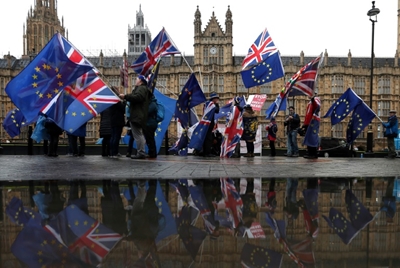 Divided UK braces for once-in-a-lifetime Brexit vote