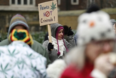 UK doctors given green light to prescribe cannabis