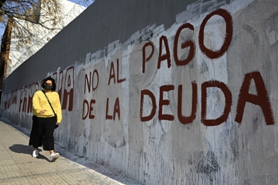 Argentina announces debt restructure deal with creditors 