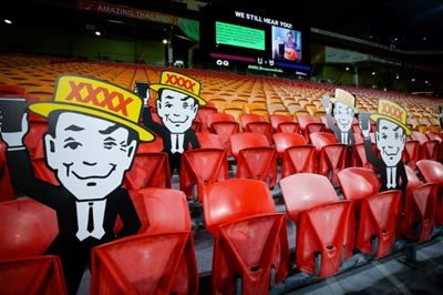Fake cheers and cardboard spectators greet rugby league's return