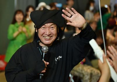 Japanese fashion designer Kansai Yamamoto dead at 76