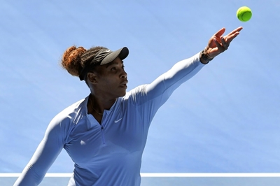 Serena kickstarts quest for record 24th Slam
