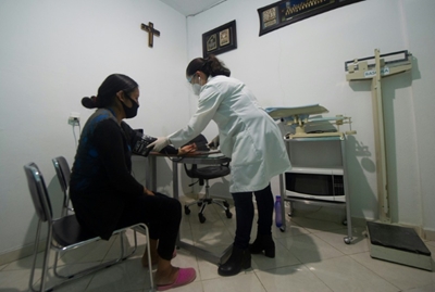 Mexico's community doctors deal with pandemic overflow