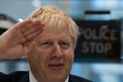 UK defends Brexit deal after Trump trade warning