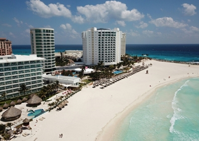 Tourism returns timidly and cautiously to Cancun