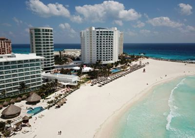 Tourism returns timidly and cautiously to Cancun