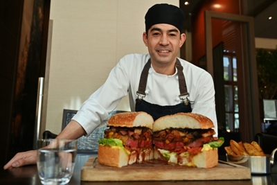 Emperor burger: Tokyo chef whips up $900 monster for new monarch