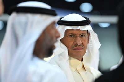 New Saudi oil minister endorses production cuts
