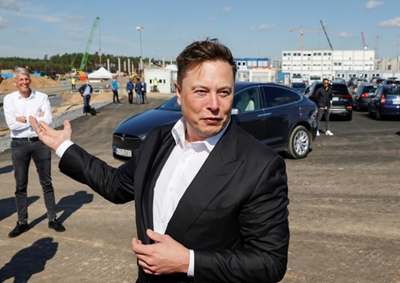 Musk offers to build tunnels under wet, flood-prone Miami