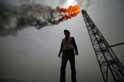 As prices fall, what are the threats to oil giant Iraq?