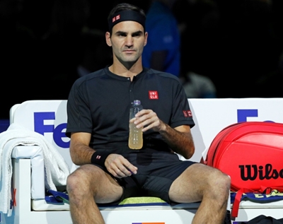 Federer faces early ATP Finals exit after Thiem defeat, Djokovic cruises