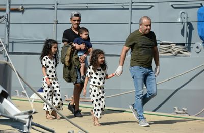 Aquarius migrants finally disembark in Malta