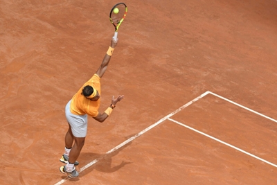 Nadal powers into Rome third round