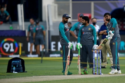 'Cricket over my wife': Fans ready for India-Pakistan clash