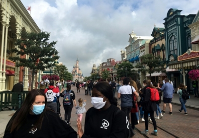 Disneyland Paris postpones re-opening to April