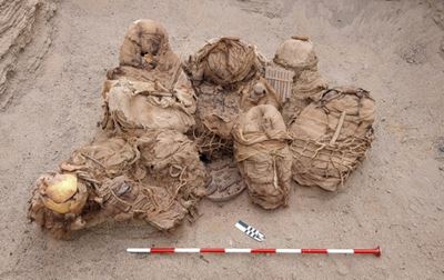 Gas pipe workers find 800-year-old bodies in Peru 