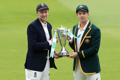 Australia win toss and bat against England in 1st Ashes Test
