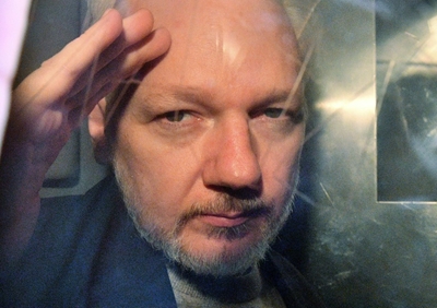 Assange extradition hearing resumes in London