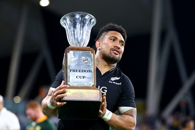 Savea commits to All Blacks, ditches code switch