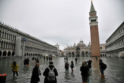 Slash emissions now or miss chance to avert climate disaster: UN