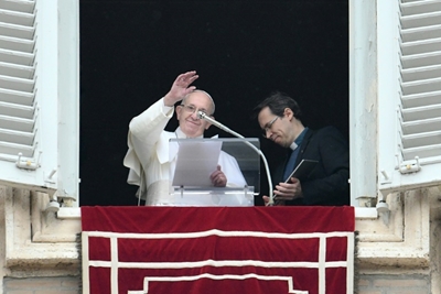 Log-in to God: Vatican relaunches 'Click to Pray' app
