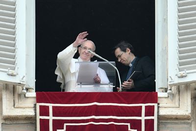 Log-in to God: Vatican relaunches 'Click to Pray' app