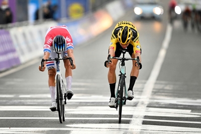 Van der Poel wins Tour of Flanders, Alaphilippe crashes into motorbike
