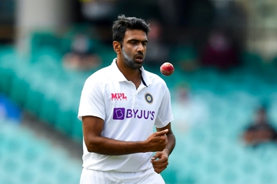 England's spin misery puts India back in series hunt